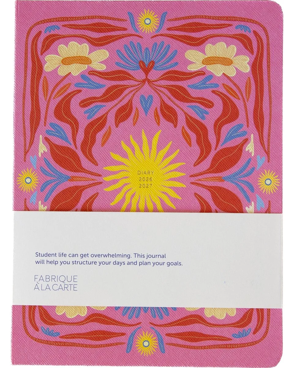 Fabrique - Schoolagenda 2026/2027 - A5 van A Journal in Sun Pink – productfoto