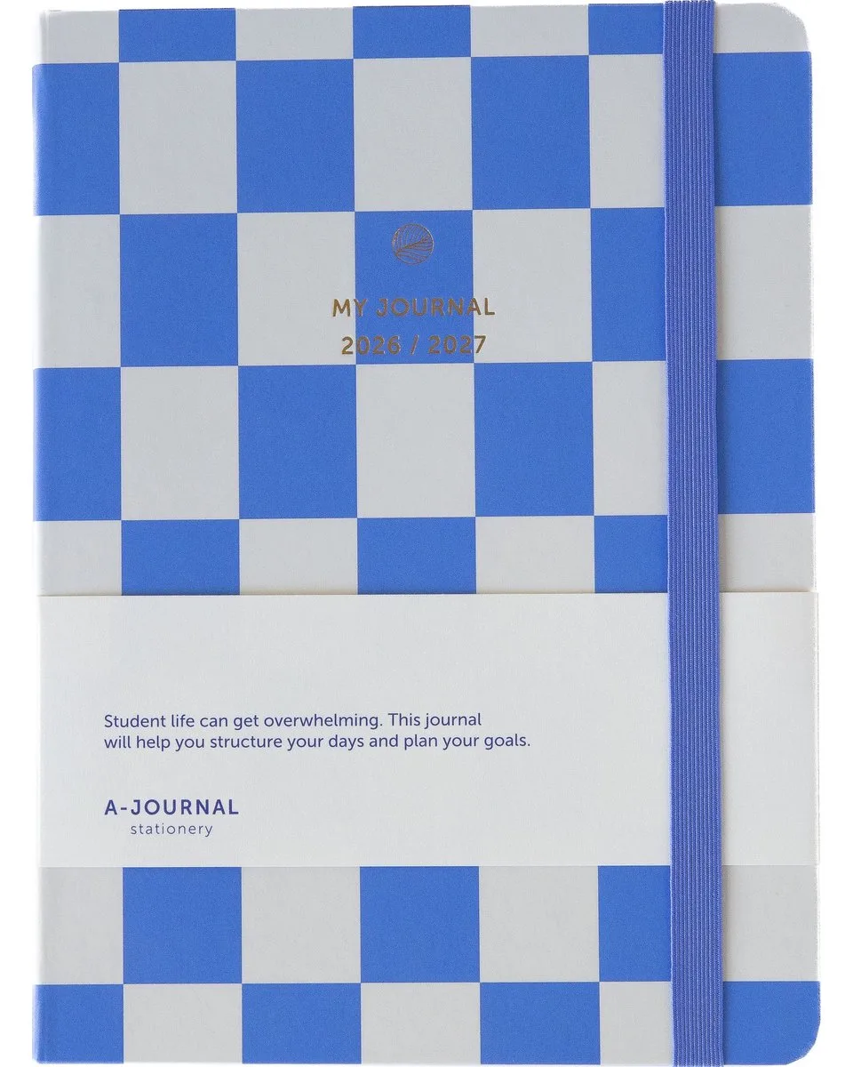 My Journal - Schoolagenda 2026-2027 - A5 van A Journal in Lavendel Geruit – productfoto