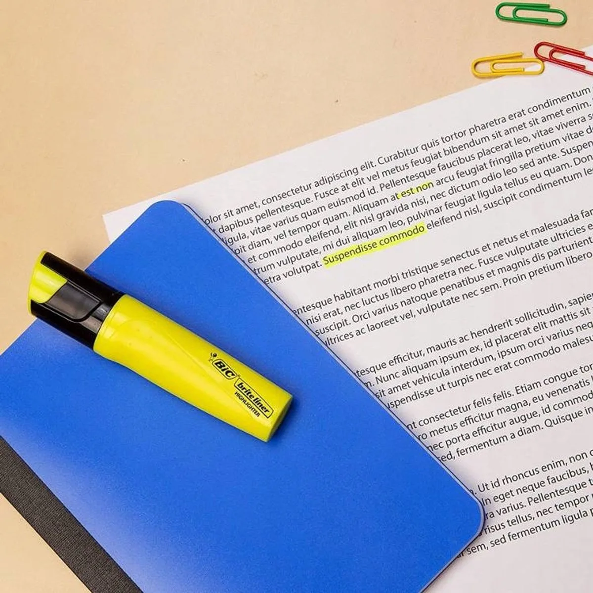 Highlighter Flat Geel - Levendige Markering voor Al Uw Documenten by BIC in Yellow – product photo