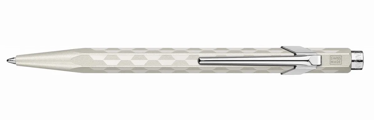 Caran d'Ache 849 Alpine Frost Balpen fra Caran d'Ache i Hvid – produktbillede