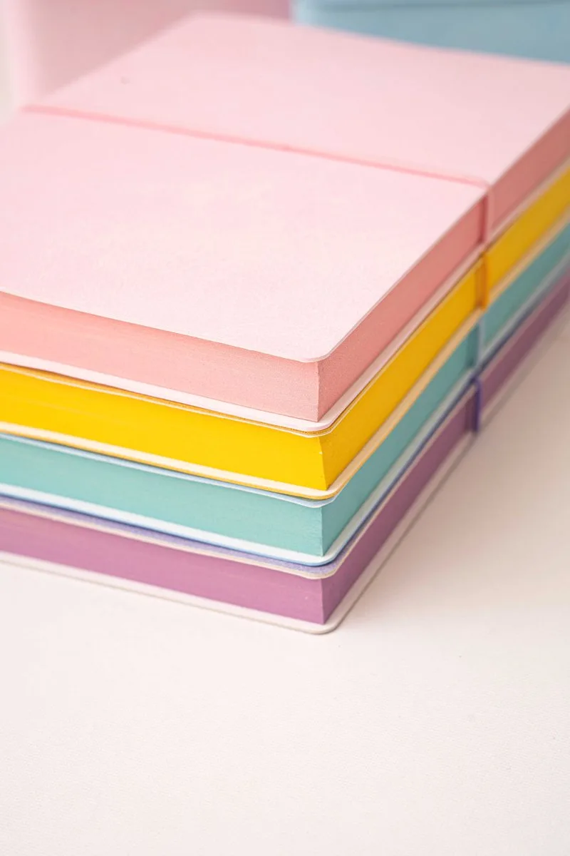 Agenda 2027 TREND - Week op 2 pagina's - Verticaal - A5 formaat - Soft smooth cover - Kleur op rand papier - corallo by Ciak in Pink – product photo