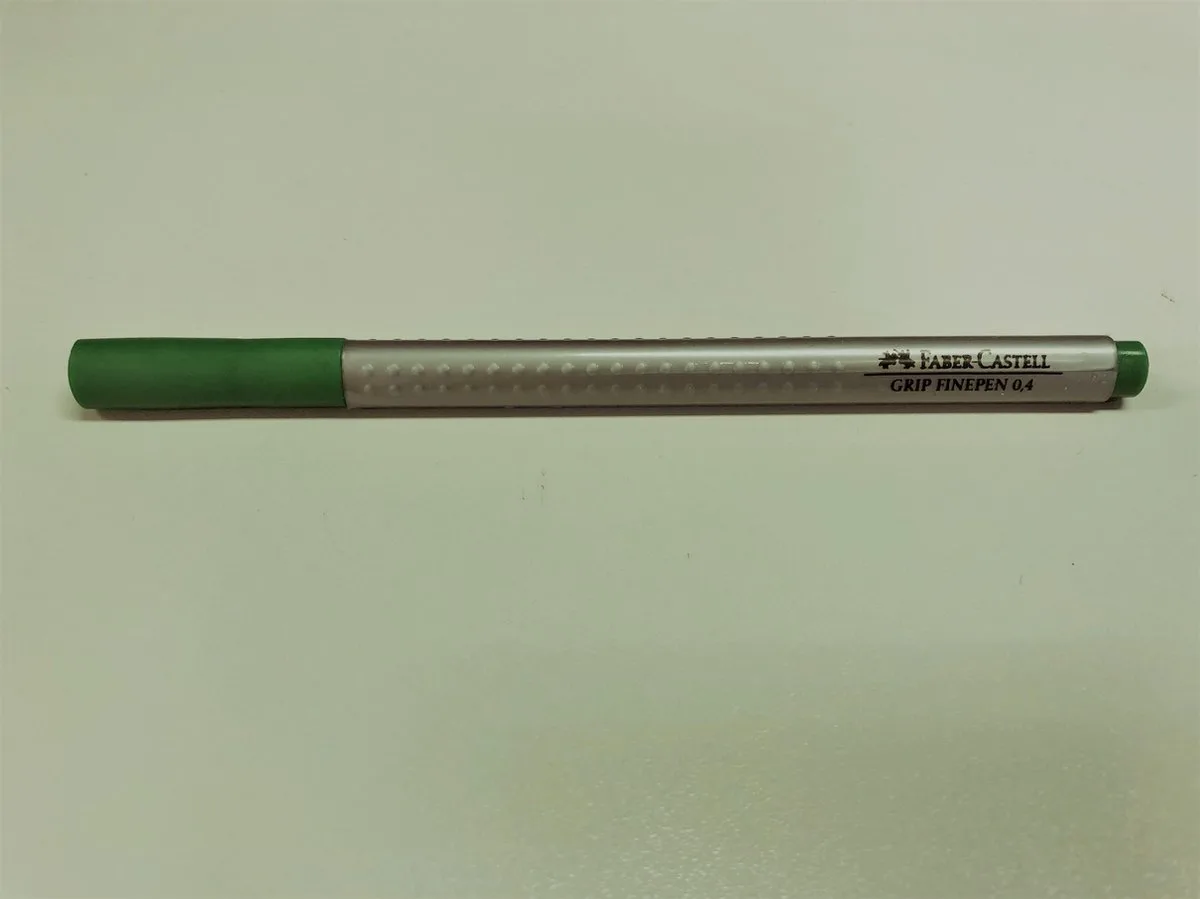 Fineliner FC Grip 0 - 4 mm - permanent olijfgroen van Faber-Castell in De (hoofd)kleur(en) van het product. – productfoto