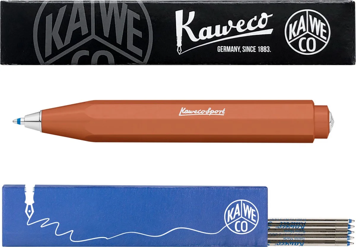 Balpen - Skyline Sport - Fox - Met doosje Balpenvullingen MEDIUM Blauw fra Kaweco i Roodbruin – produktbillede