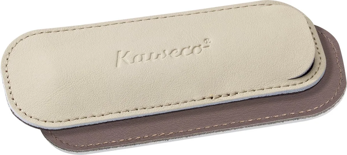 Leather pouch ECO Sport - Creamy aan de ene kant, Espresso aan de andere kant - with print - 2 pens - Let op: afwijkend formaat, dit etui is uitsluitend bestemd voor de Kaweco Sport (kleiner formaat pen). de Kaweco en Marron – photo produit