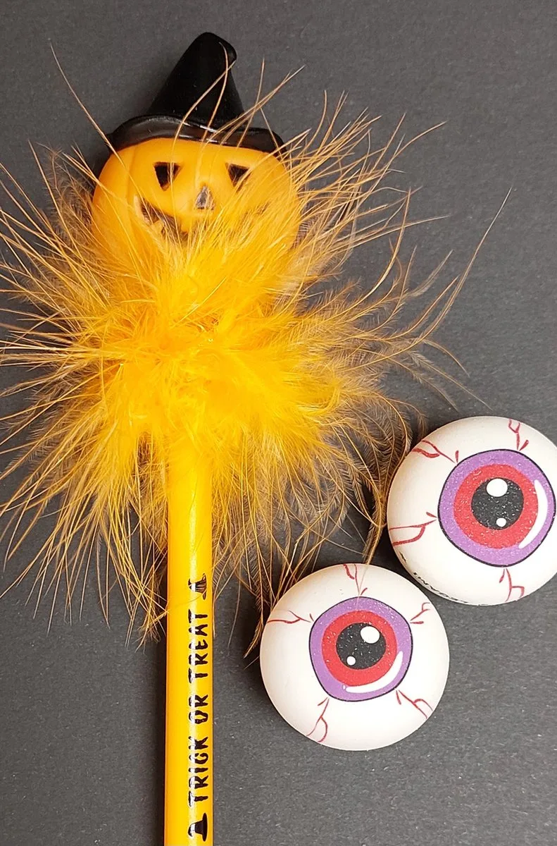 Halloween Pompoen Pen & Oogbal Gummen fra Legami i Orange, Sort – produktbillede