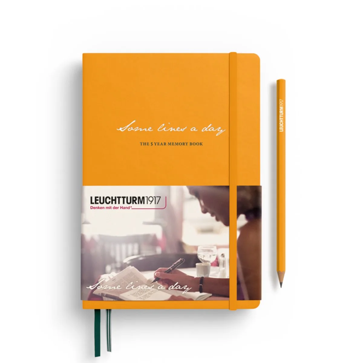 A5 Medium Some Lines a Day, 5 jaar Dagboek hardcover de Leuchtturm1917 en Rising sun – photo produit