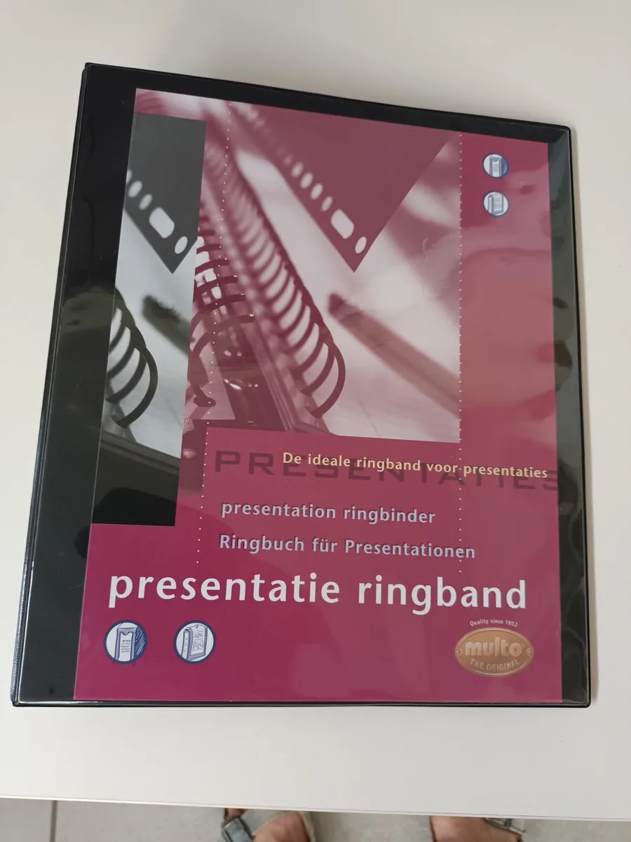 PRESENTATIE RINGBAND RINGMAP KLAPPER MULTO 4 RINGS 60MM van Multo in Zwart – productfoto