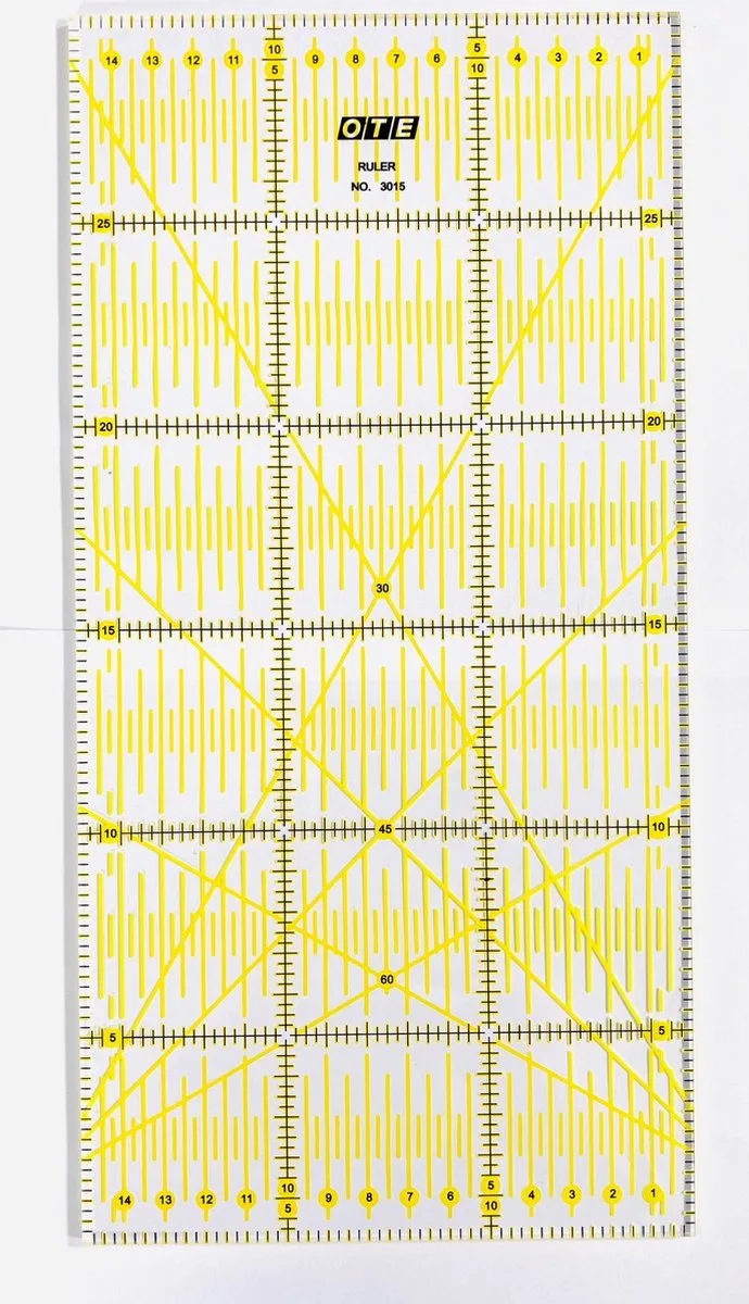 OTE Omnigrid Liniaal 15x30cm fra Olfa i Gul – produktbillede