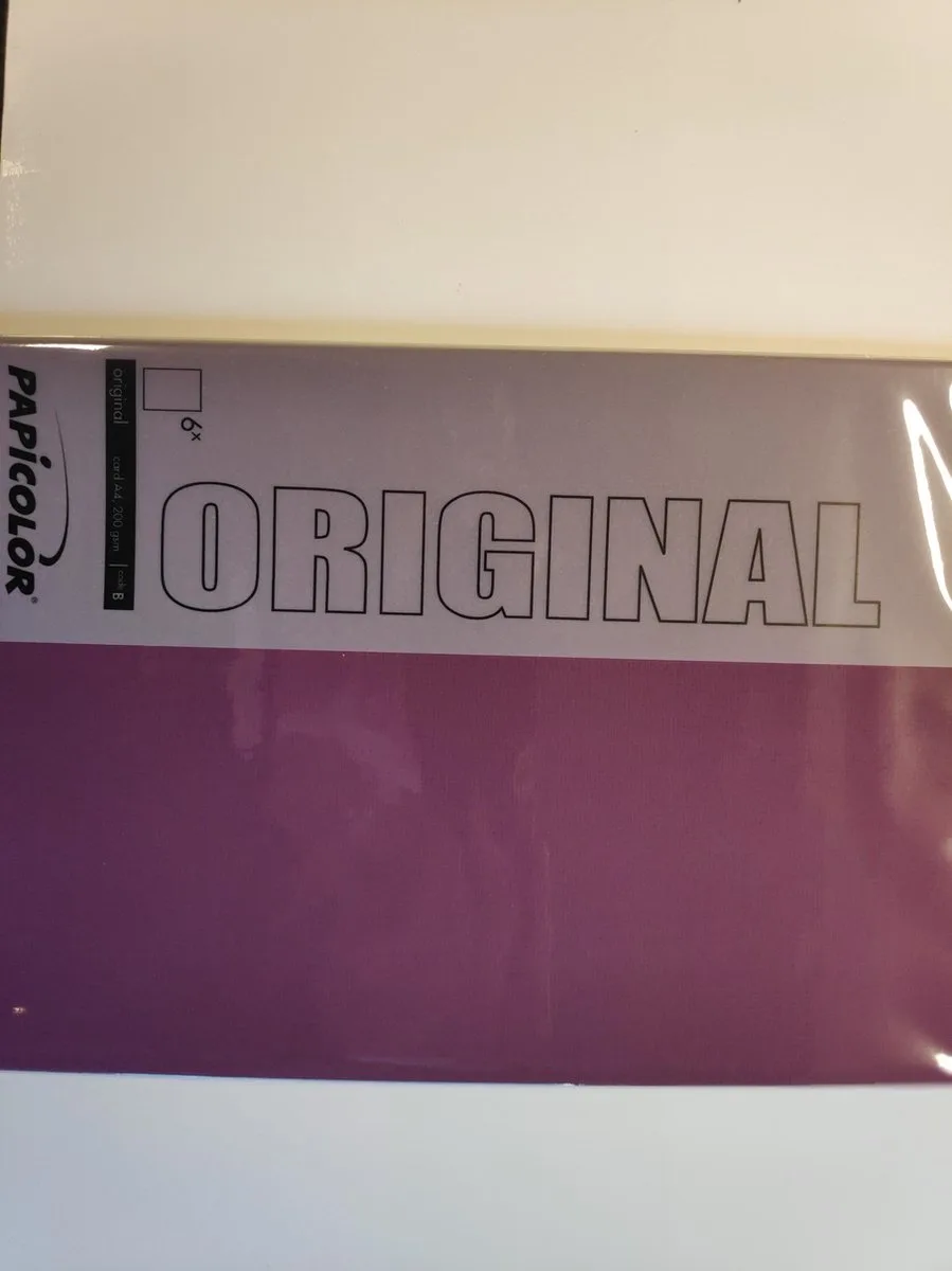 Original A4 Papier 200 gsm 6 Sheets de Papicolor en Aubergine – photo produit