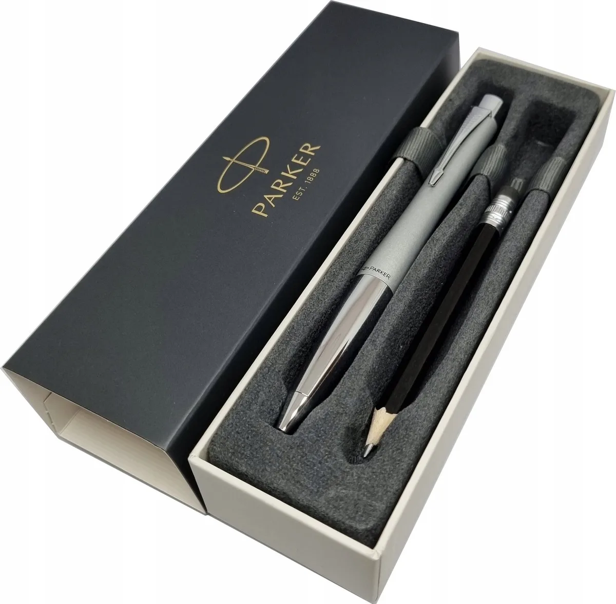 Urban Fast-Track Zilver CT Balpen | S0767140 de Parker en Zilvergrijs – photo produit