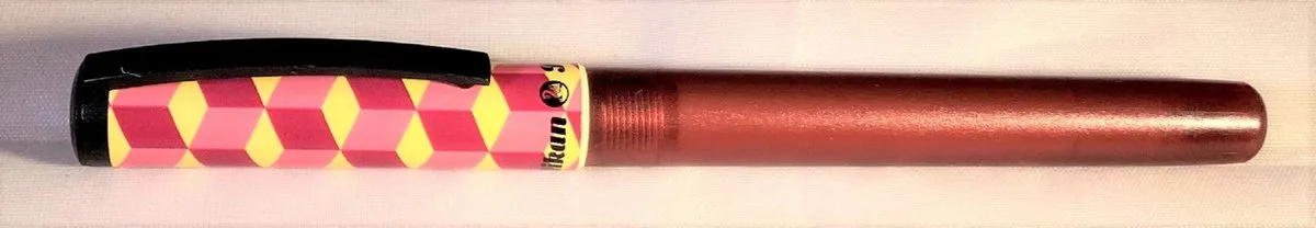 inktpen 'Kubus' de Pelikan en Bordeaux en geel – photo produit