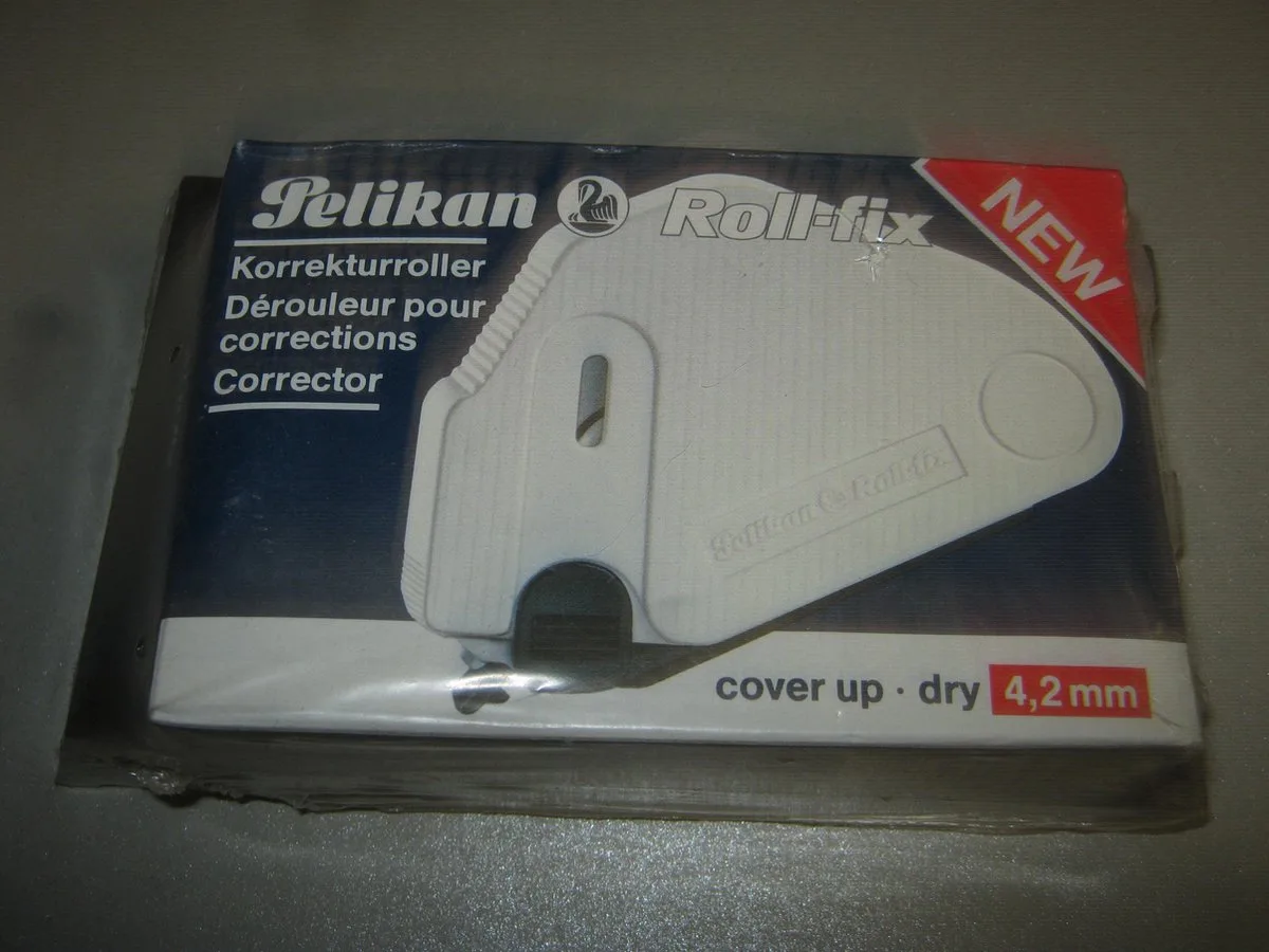 Rollfix 4.2mm cover-up Correctieroller met bureauhouder van Pelikan – productfoto