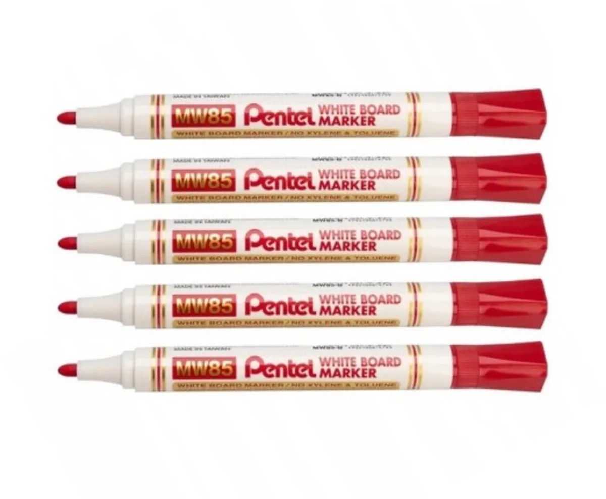 MW85 Whiteboard Markers - Set van 5 van Pentel in Rood – productfoto