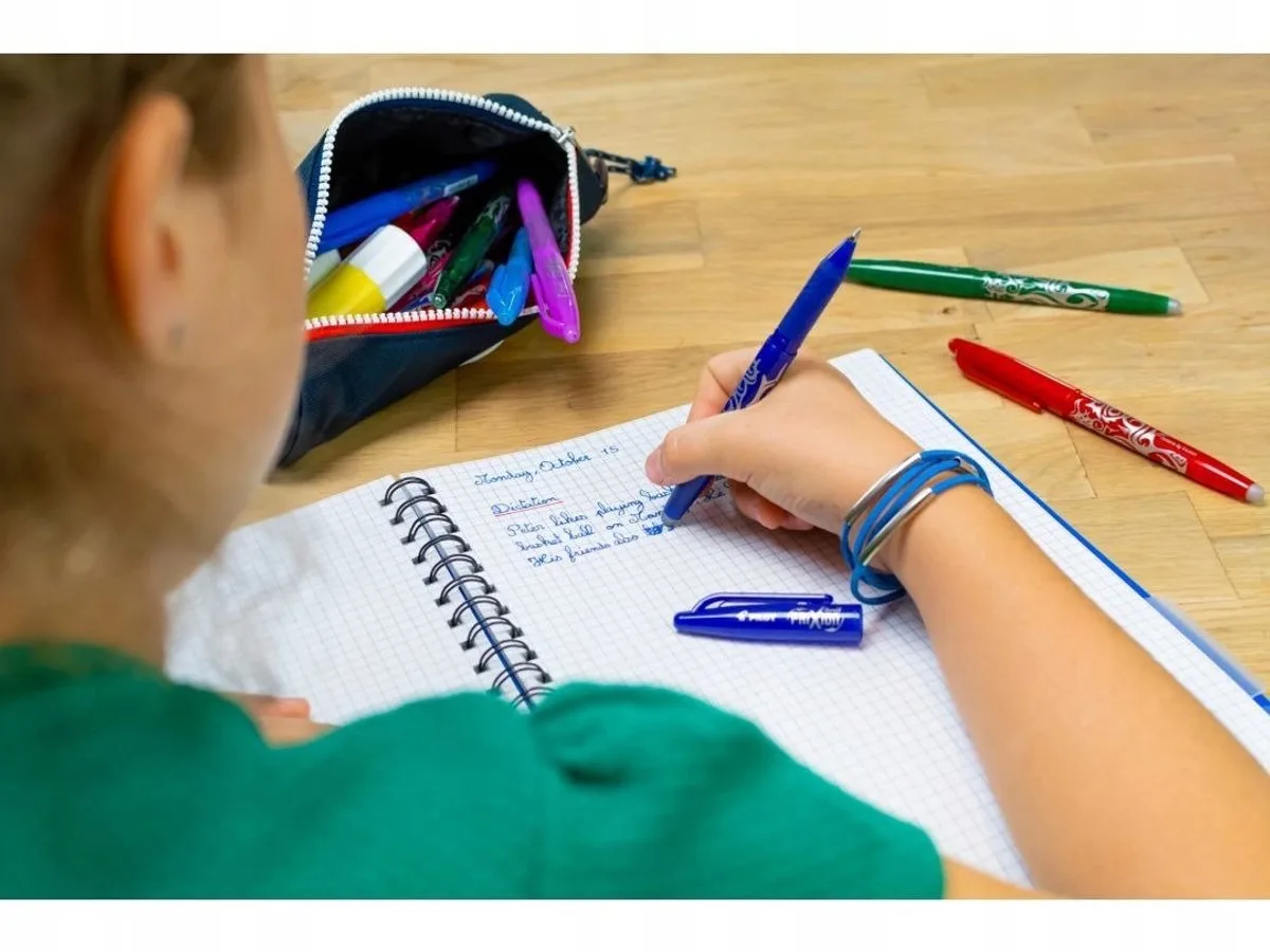 Frixion Uitwisbare Blauwe Pen voor Kinderen - Leer Schrijven Zonder Fouten de Pilot en Bleu – photo produit