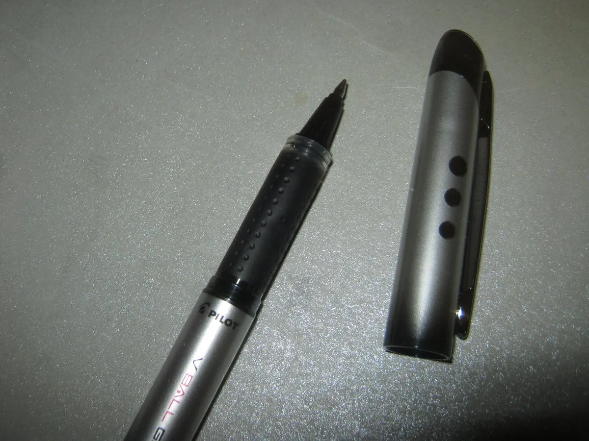 V7 Grip Rollerball 0.7 zwart M fra Pilot i Zwart-chroom – produktbillede