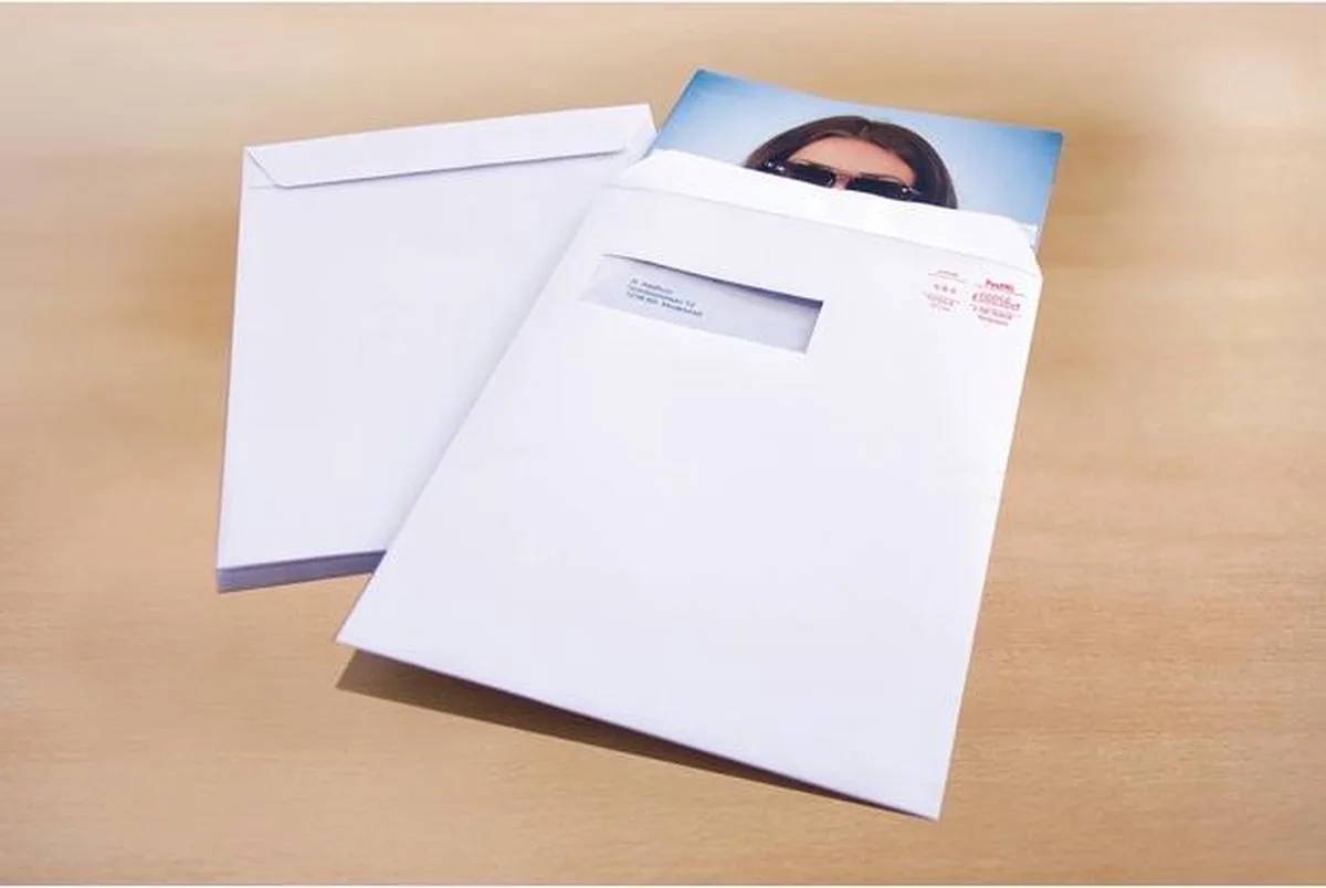akte envelop - 229x324mm - C4 - met plakstrip - venster links - 25 stuks by Raadhuis in White – product photo