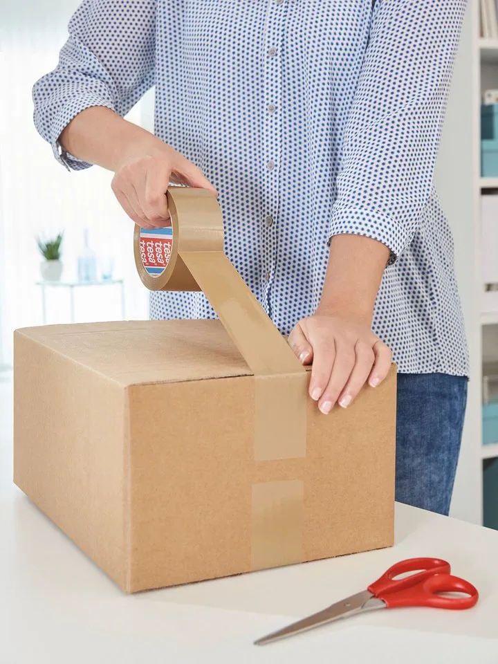 Klebeband tesapack ULTRA STRONG extra starkes Paketklebeband (Spar-Set, 3-St) Packband - einfaches Verpacken & Verschließen von tesa in Braun – Produktfoto