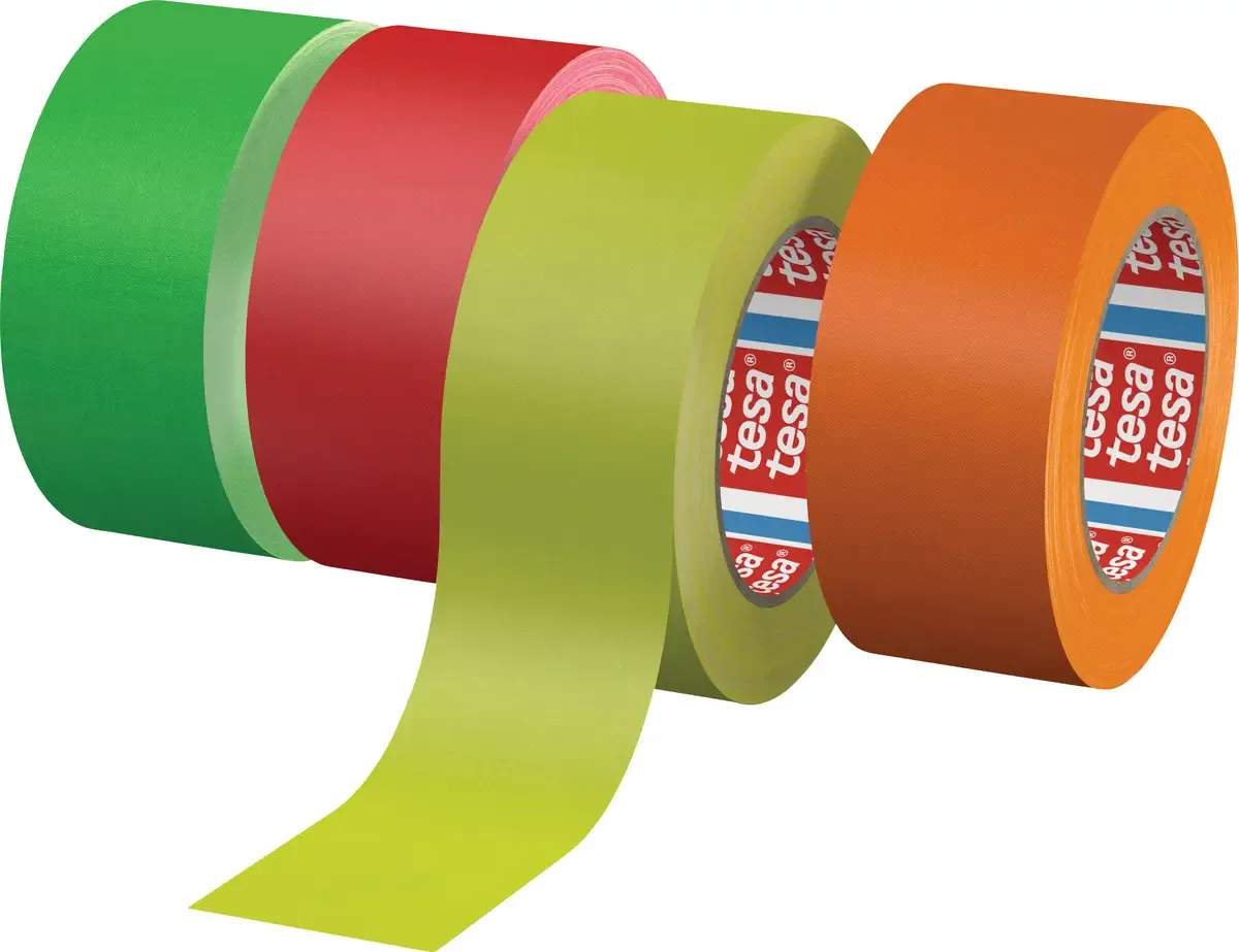 tesa 04671-00035-00 Textieltape tesaband 4671 Zwart (mat) (l x b) 50 m x 50 mm 1 stuk(s) van tesa in Zwart – productfoto