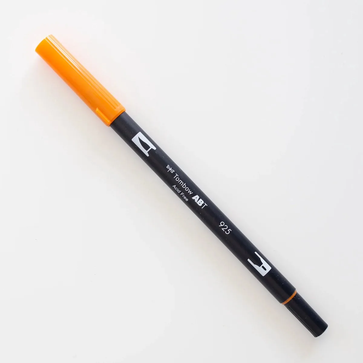 ABT Dual Brush Pen 925 - Incl. Goodie fra Tombow i Scarlet – produktbillede