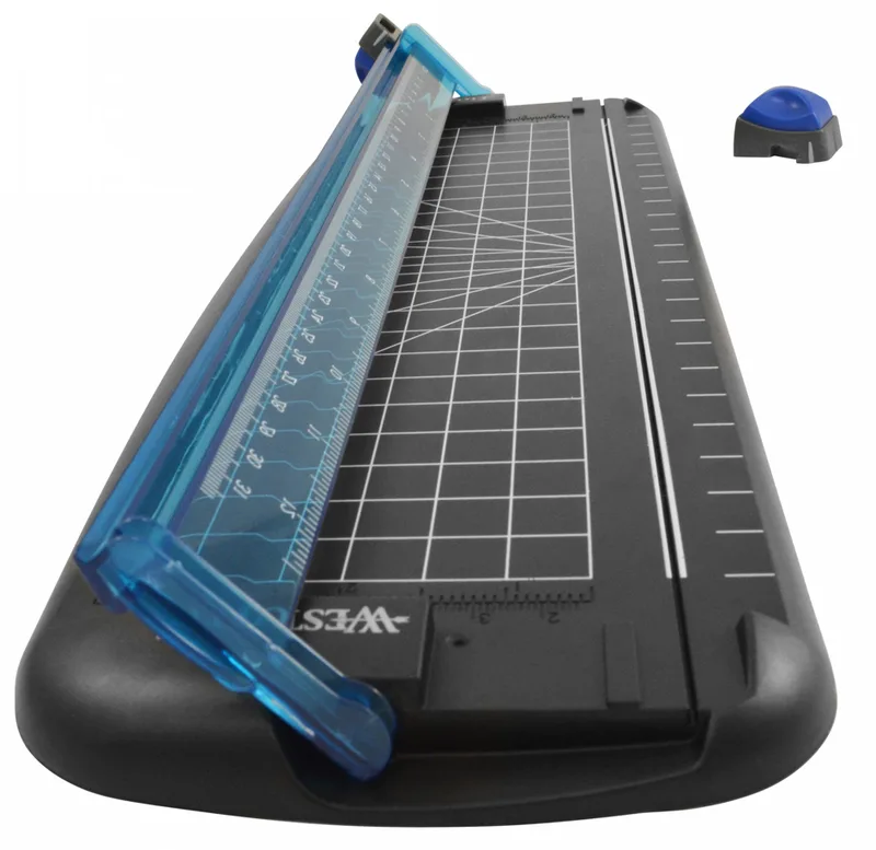 Rollen-Schneidemaschine, DIN A4, schwarz/blau von Westcott – Produktfoto