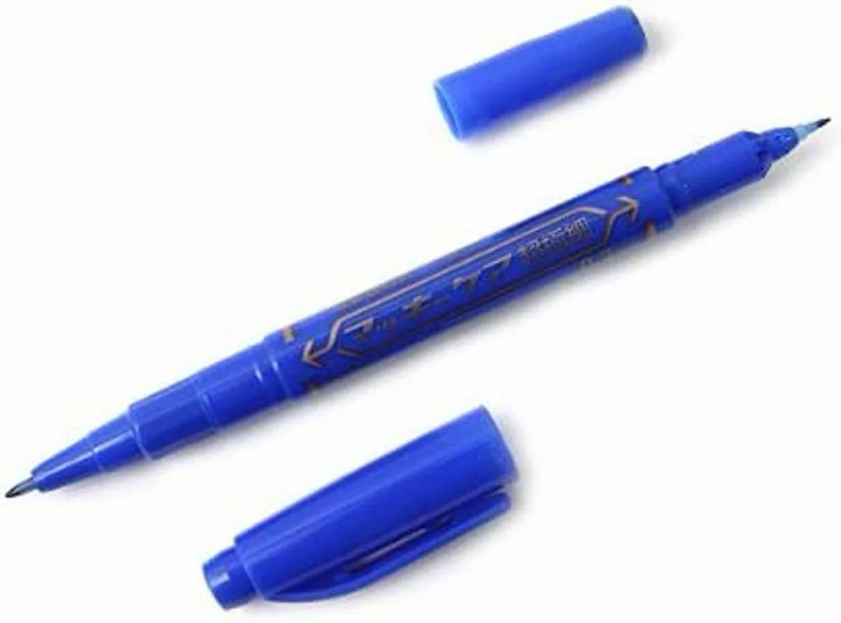 Mackee Care Double-Sided Marker Pen - Extra Fine Point van Zebra in Blauw – productfoto