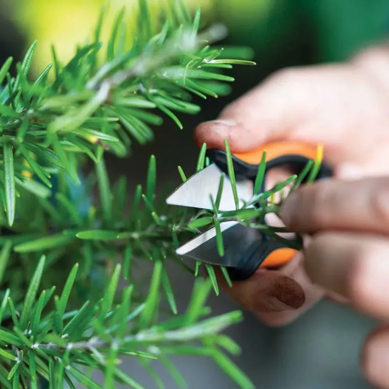 Ciseaux à élaguer F1063326 de Fiskars – photo produit 4 sur 6